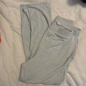 Grey lululemon women’s lounge pants